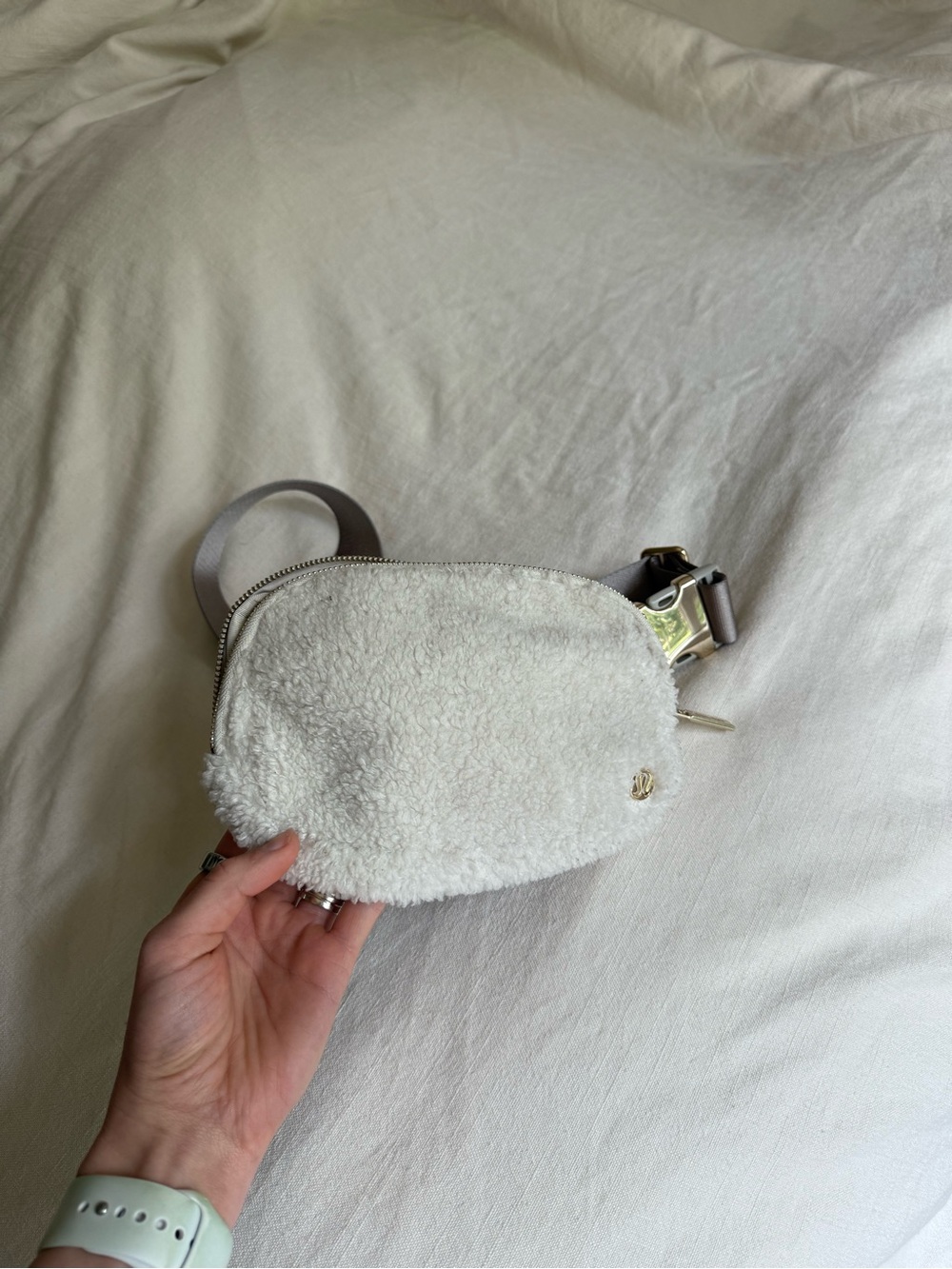 LULULEMON SHERPA BELT BAG LIKE NEW